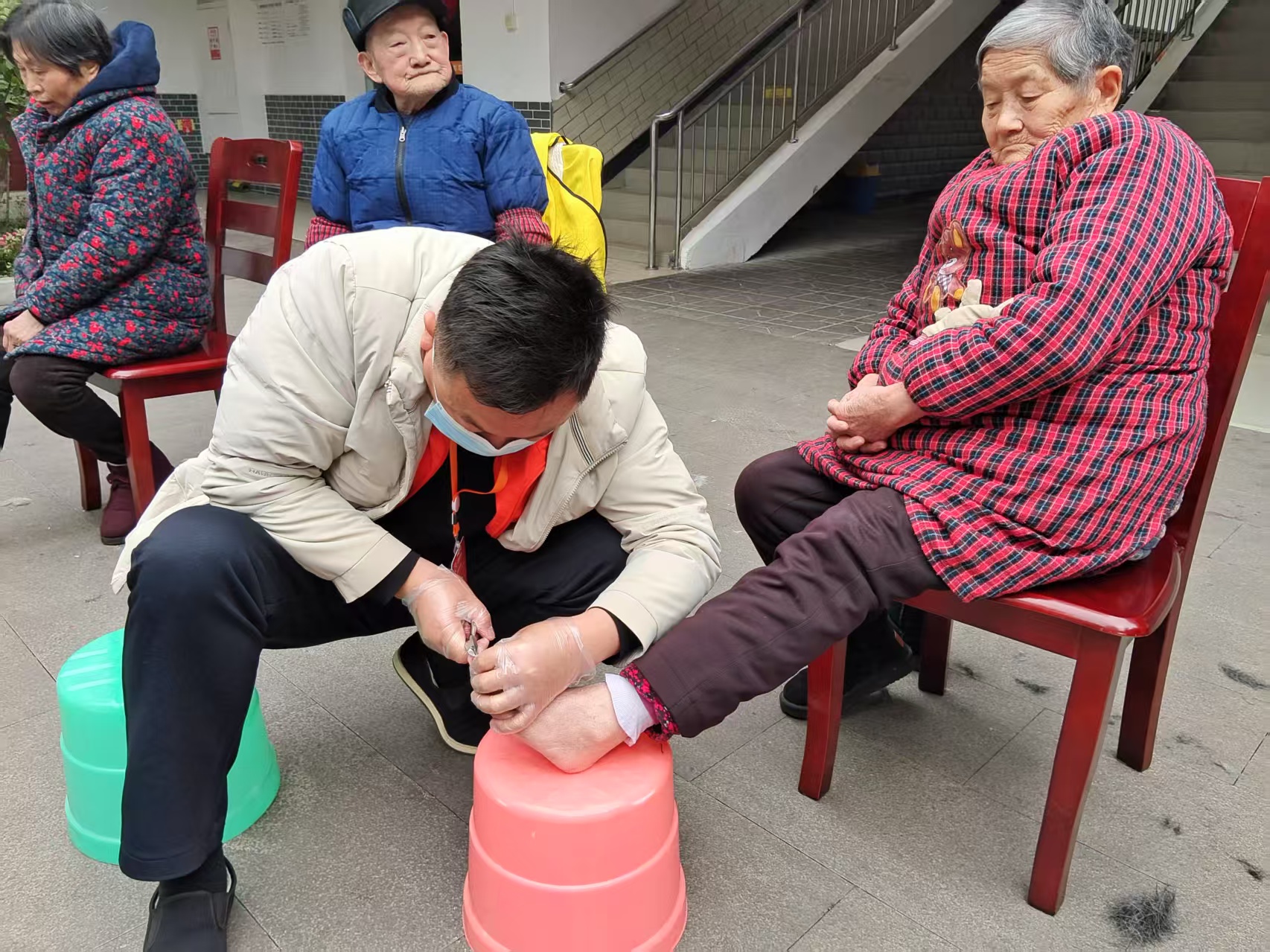 母爱如翼 共赴万里征程